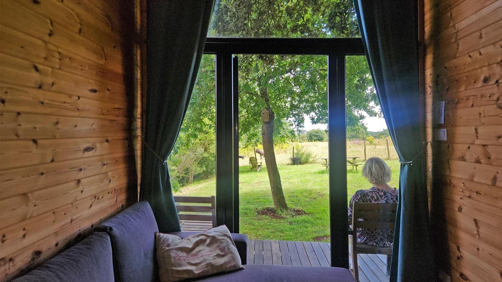 Gites & Tiny Houses Les Hauts De Toulvern Baden Kamer foto